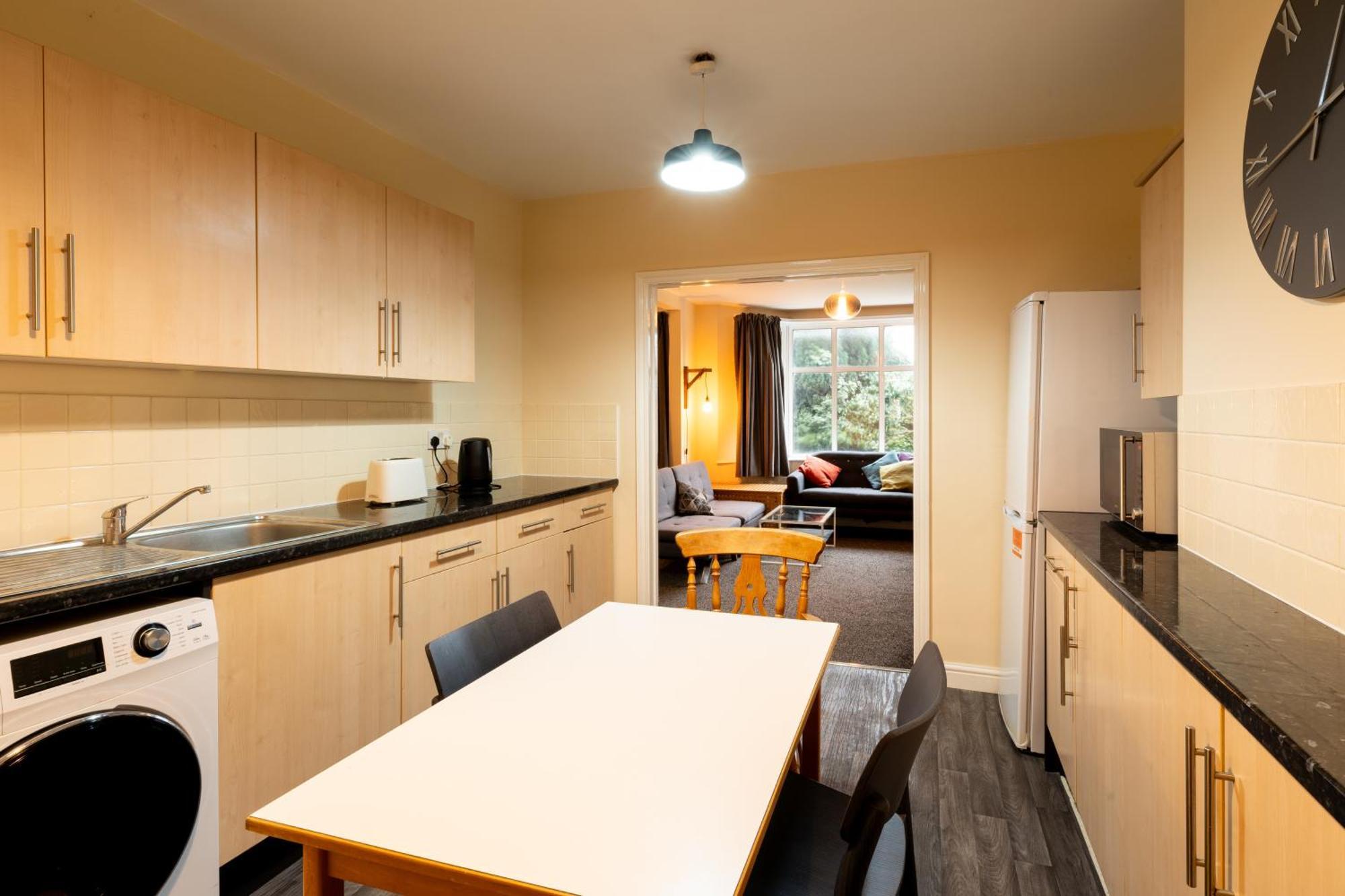 Aryas Apartments Oxford - Headington Exterior photo
